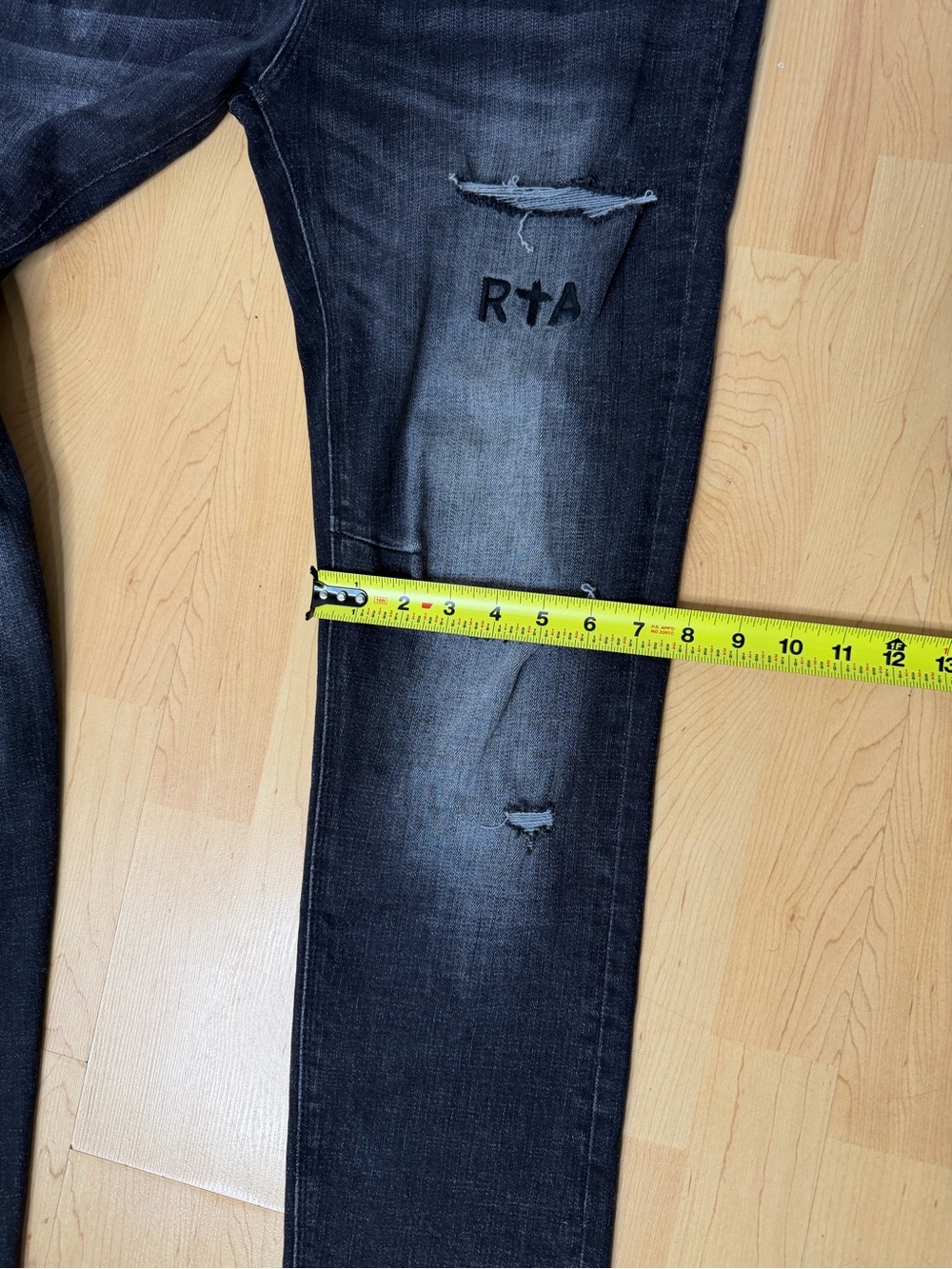 RTA Men’s Distressed Ripped Black Jeans Size 33 Logo Stretch - Picture 12 of 16